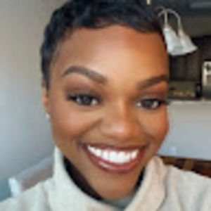 Meet your Posher, Yasmine